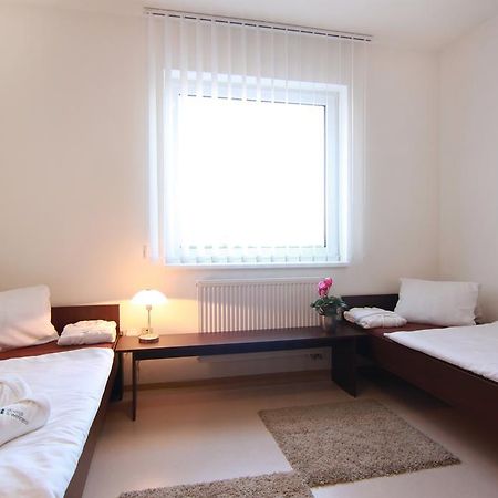 Jbi Wellness Hotel Kolin Room photo