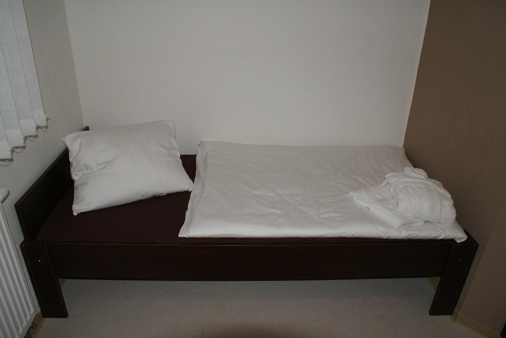 Jbi Wellness Hotel Kolin Room photo