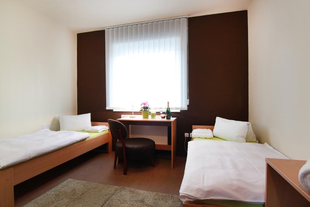 Jbi Wellness Hotel Kolin Room photo