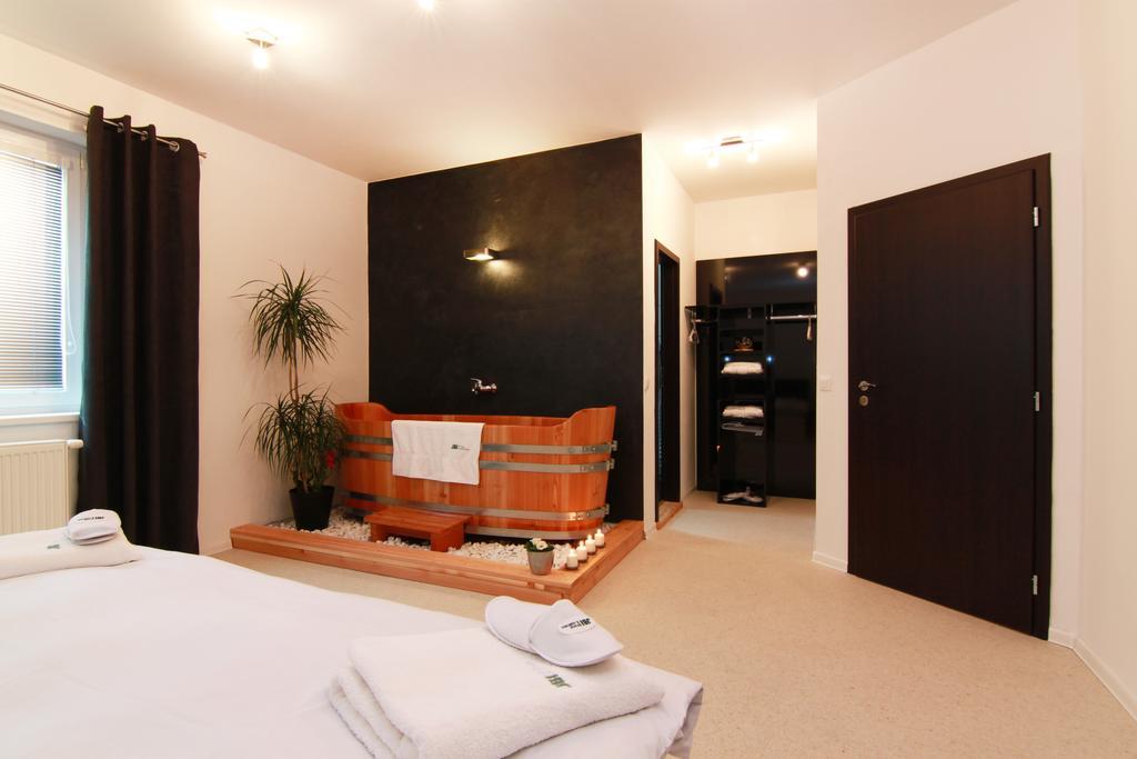 Jbi Wellness Hotel Kolin Room photo